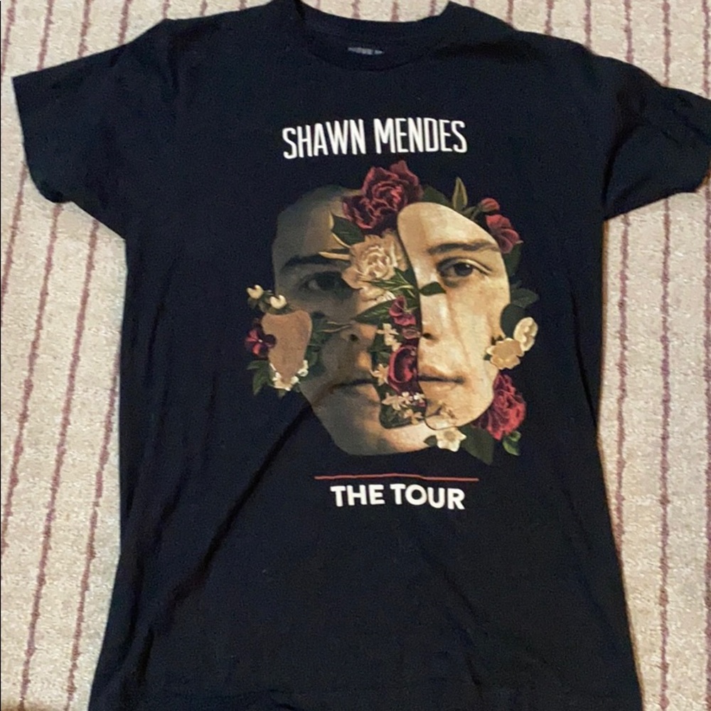 Shawn Mendes the tour t-shirt